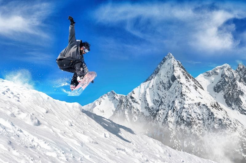 Avoiding Wrist Injuries While Snowboarding